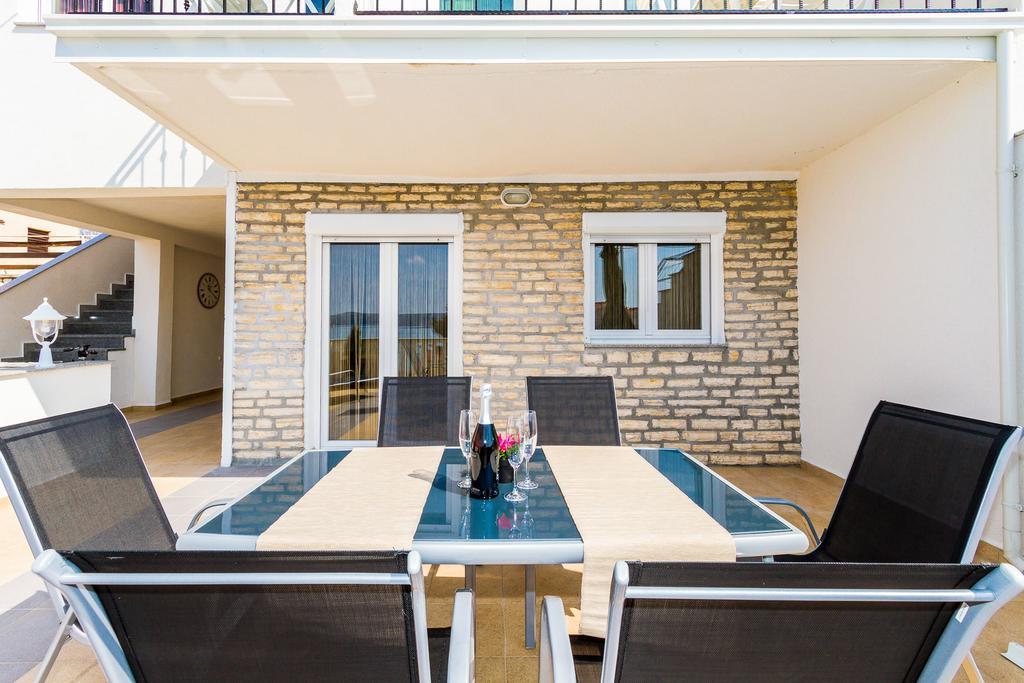 Apartmani Bregovec Maslenica Eksteriør billede