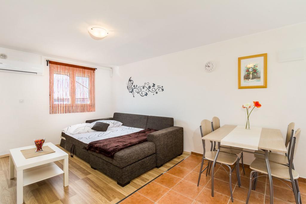 Apartmani Bregovec Maslenica Eksteriør billede
